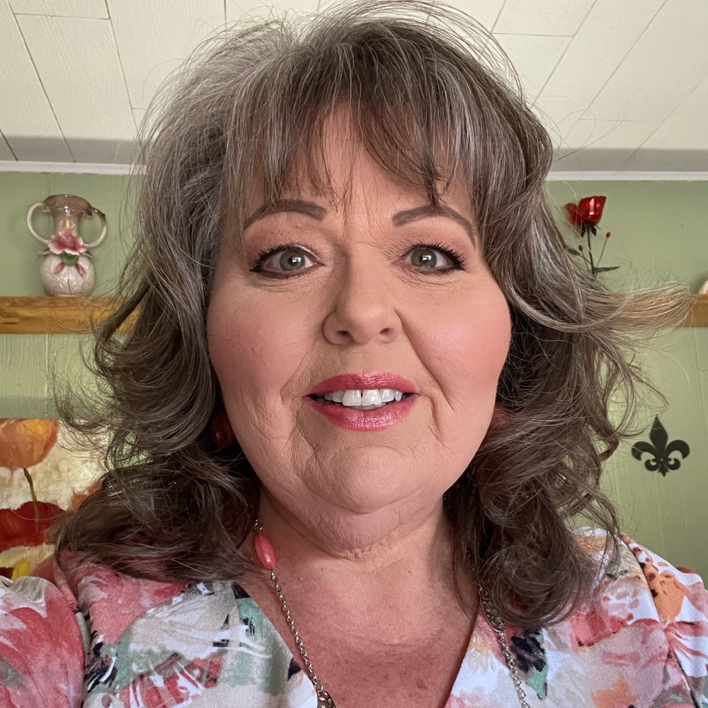 Meet your Posher, Tina